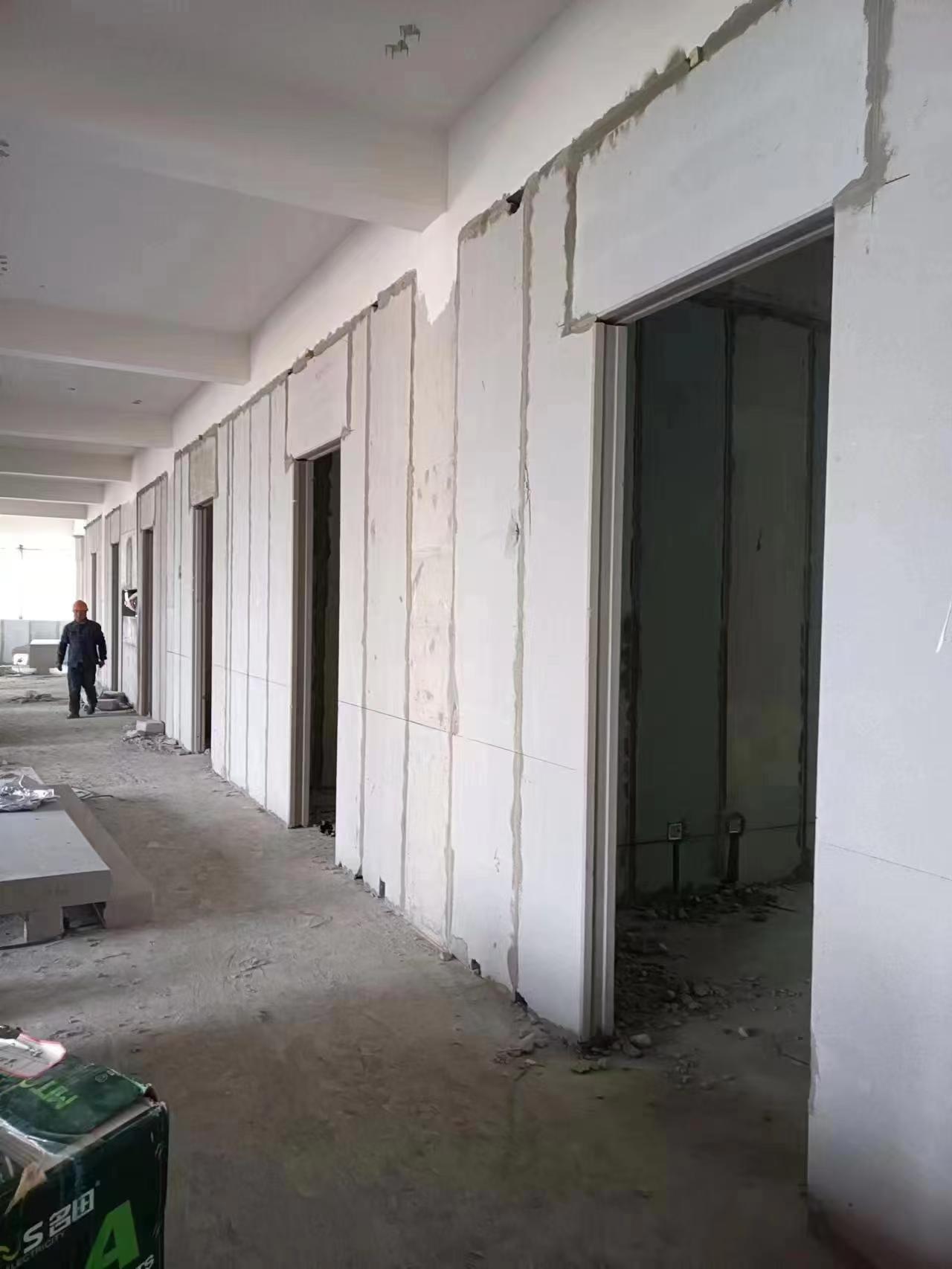 ���ʱ̽����ݼ���վ��ʯ�����顢Ĩ��ʯ��ɰ��